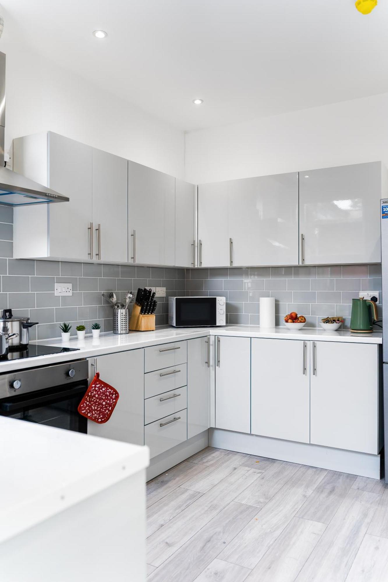 Modern Studio By Livestay Short Lets & Serviced London