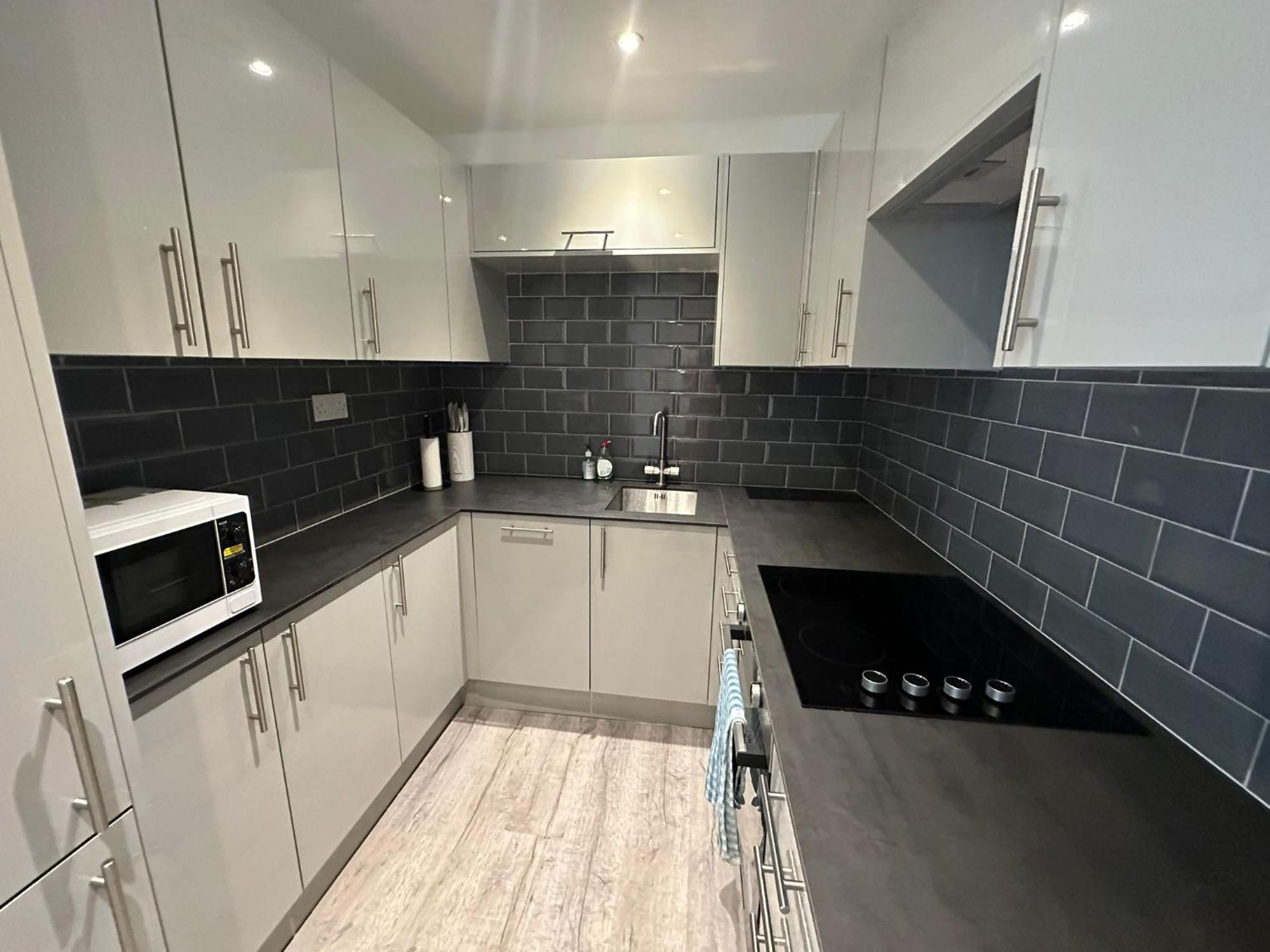 Modern Flat Near Highbury & Islington Station * Londen