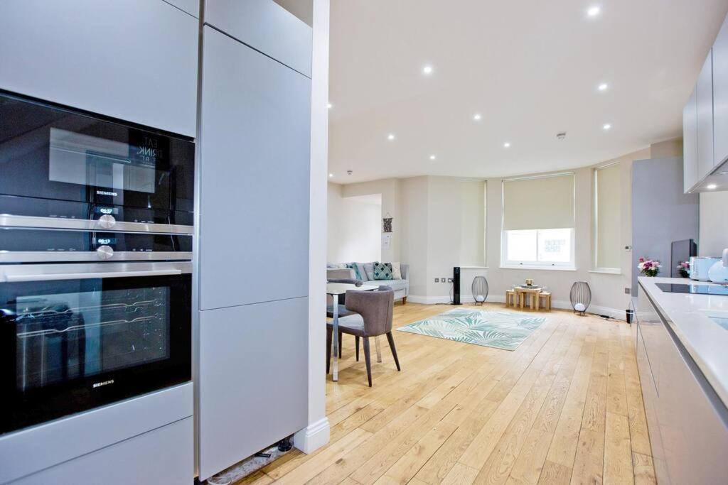 F1 Outstanding 1 Bed Duplex Londres