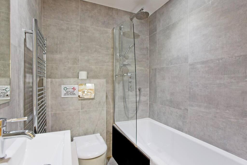 F1 Outstanding 1 Bed Duplex Appartement Londres