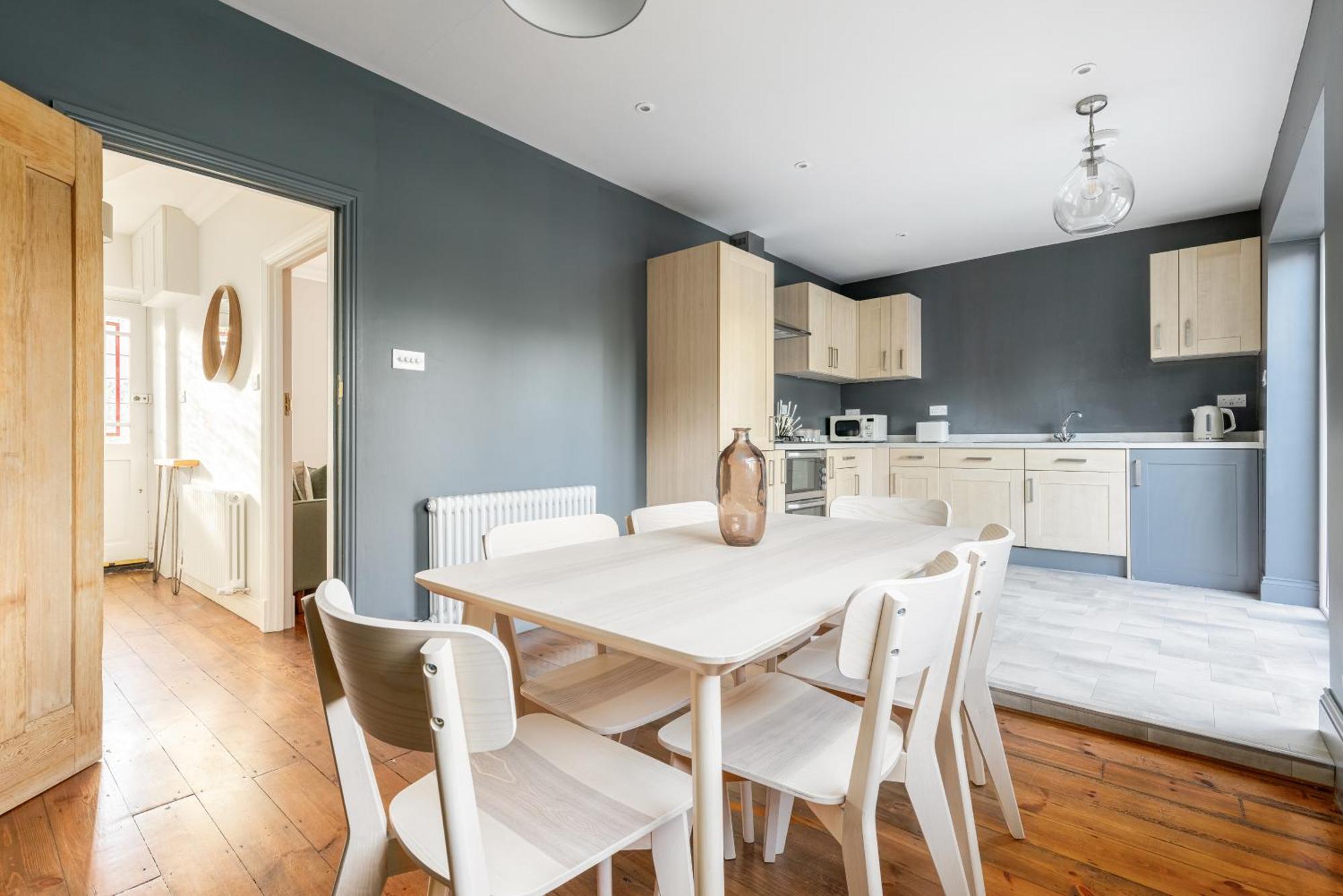 The Putney Apartment *