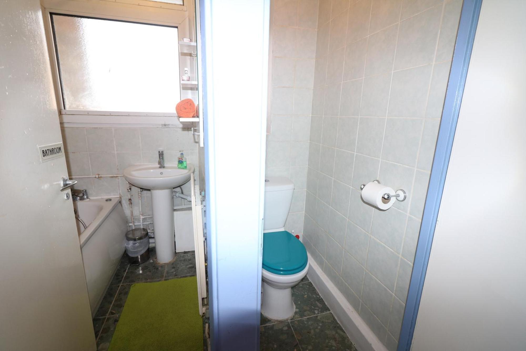 Kingward Apartment *