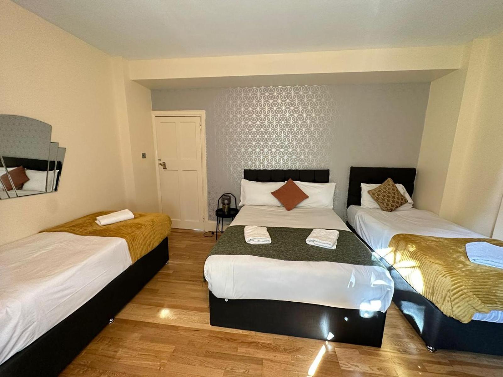 Charming 2 Bedroom Flat In Kensington High Street Lejlighed London