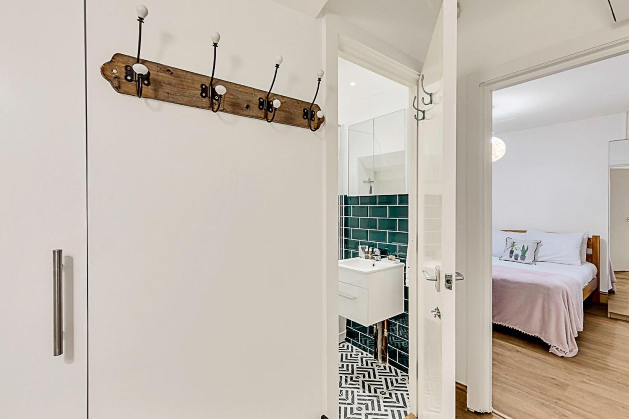 Modern Comfort Two Bedroom Gem On The Rye Lejlighed London