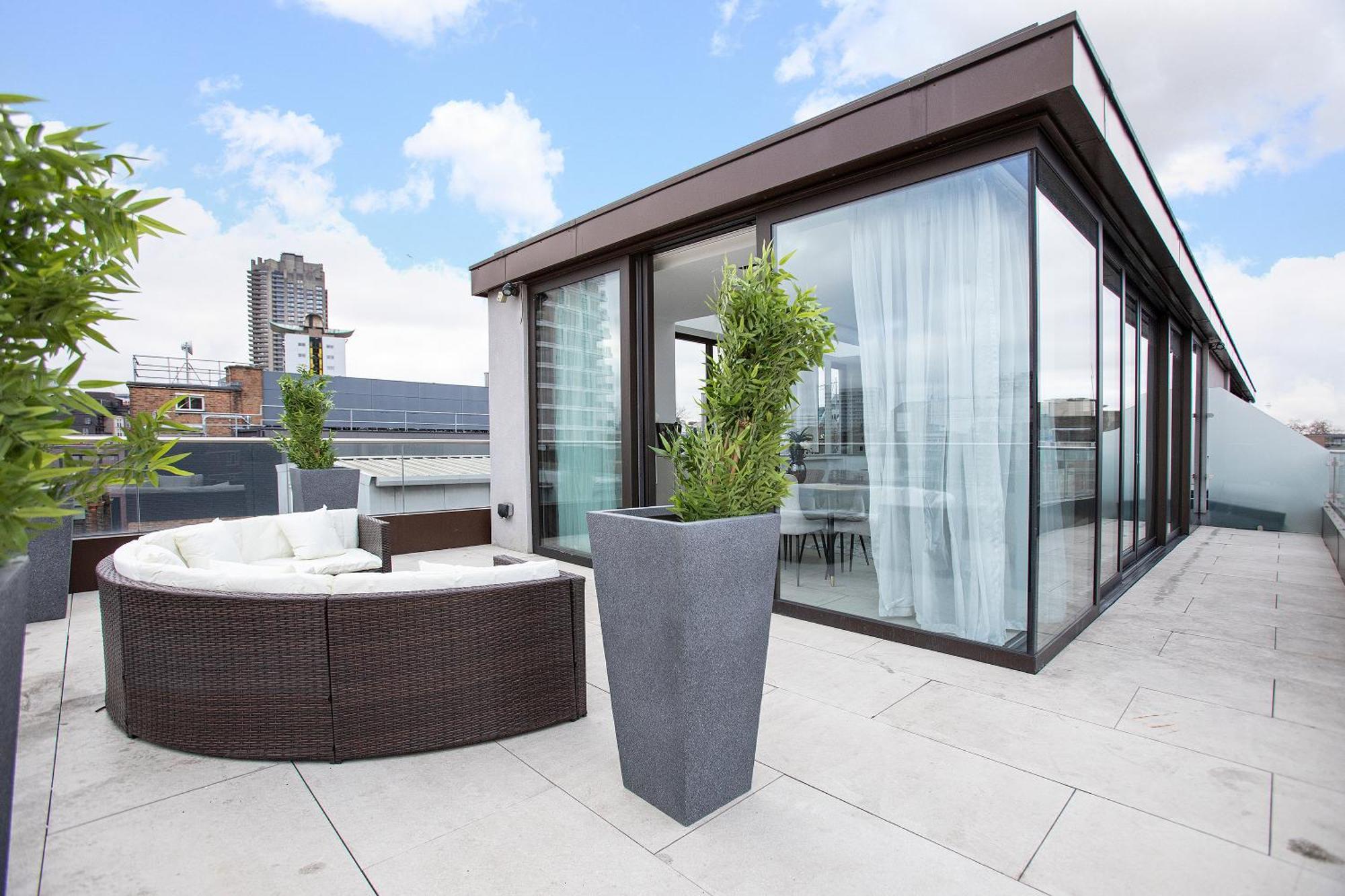Stunning 3 Bedroom Penthouse Private Terrace Ac Londen