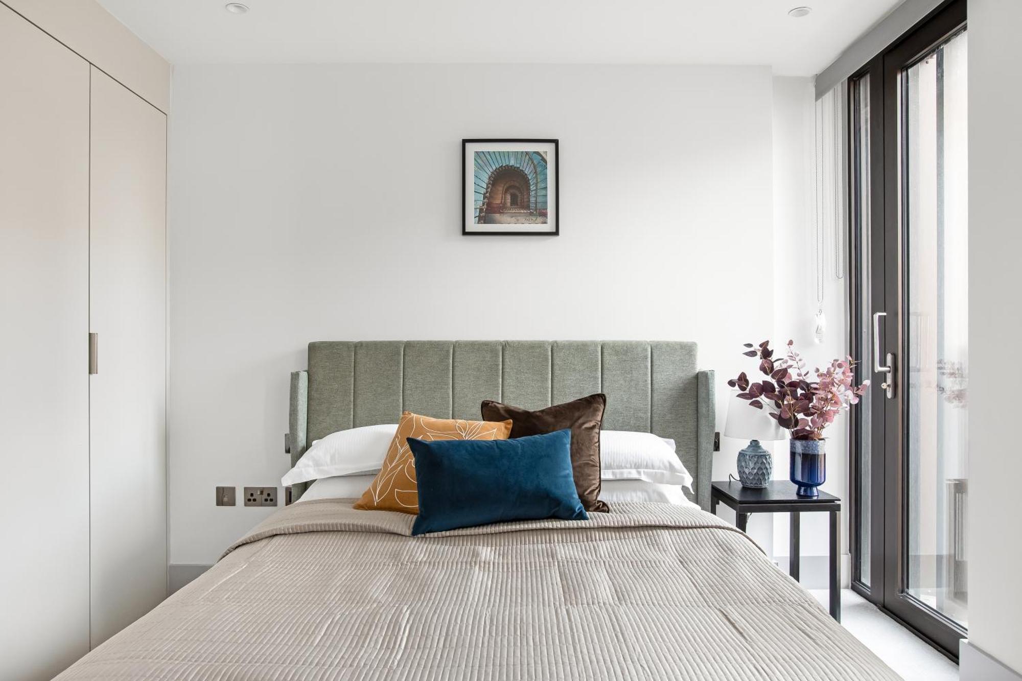 Stunning 3 Bedroom Penthouse Private Terrace Ac Appartement Londen