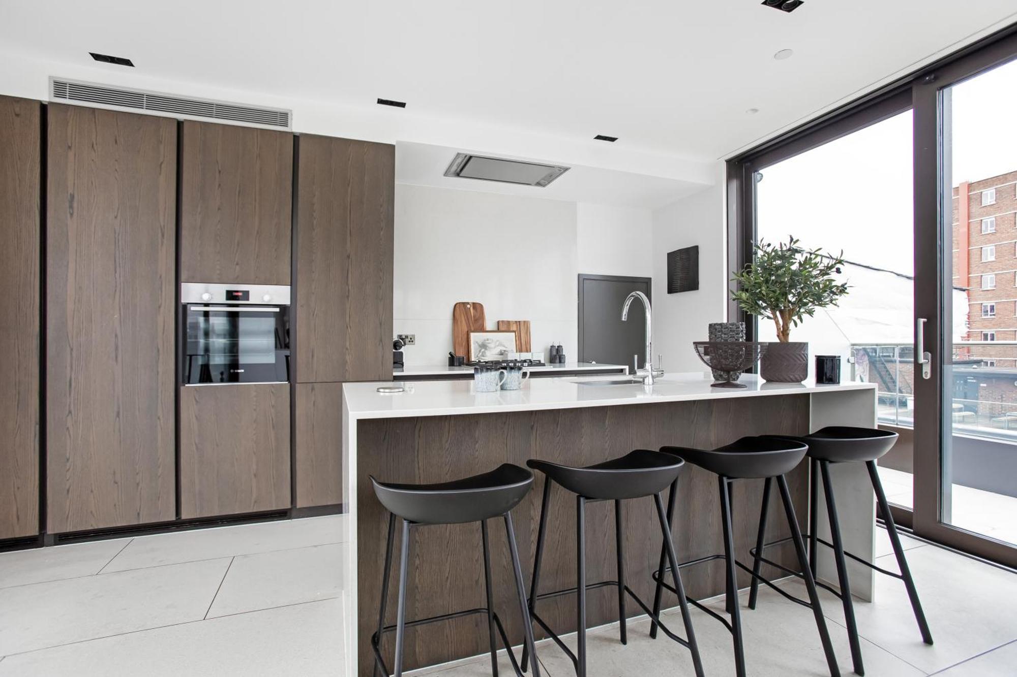 Stunning 3 Bedroom Penthouse Private Terrace Ac * Londen