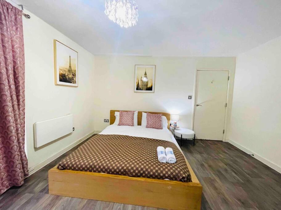 Bright Flat In Bricklane-aldgate * Londra