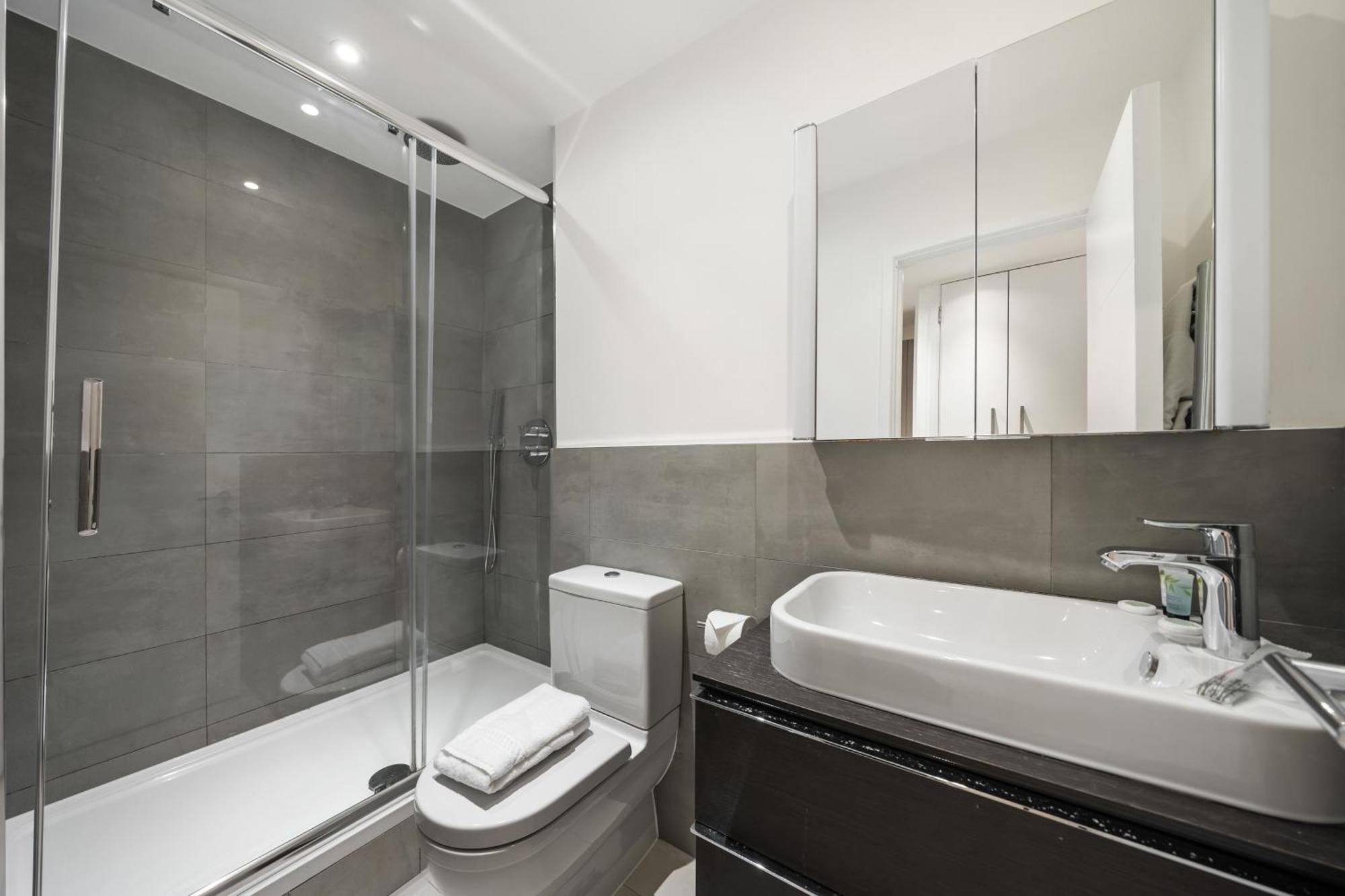 Modern 1 Bed Camden Londra