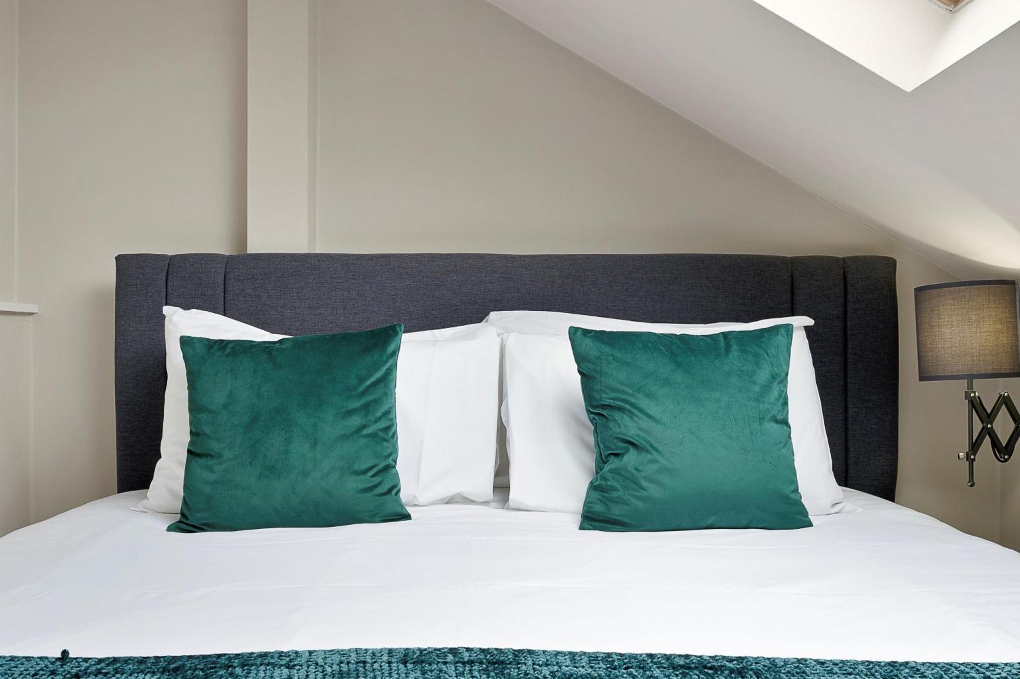 Apartment Cleveland Residences Russell Square *