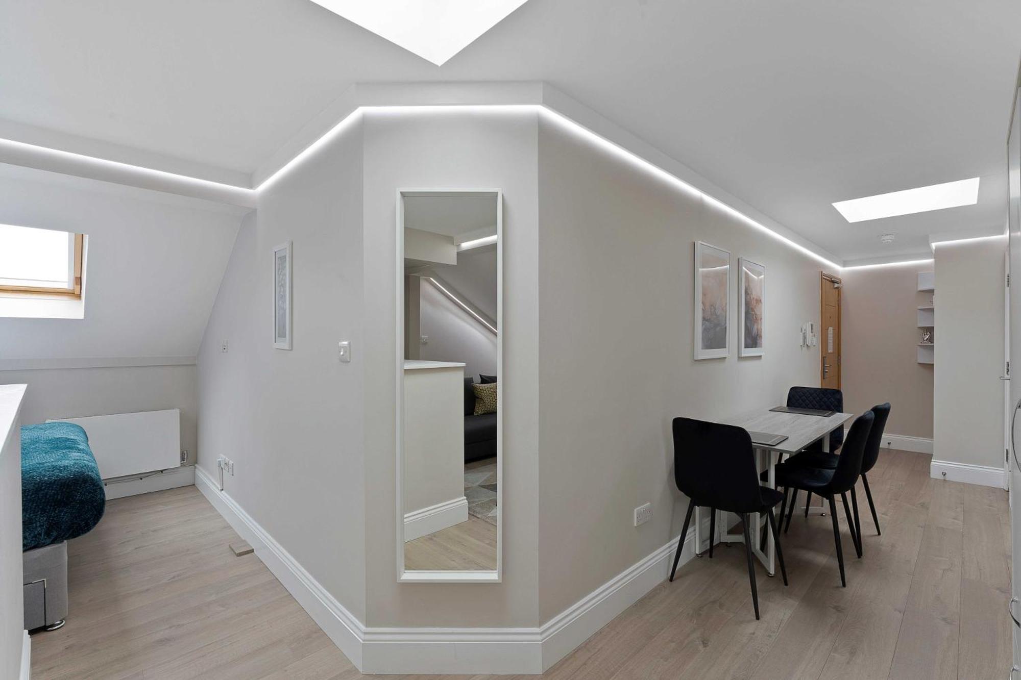 Apartment Cleveland Residences Russell Square
