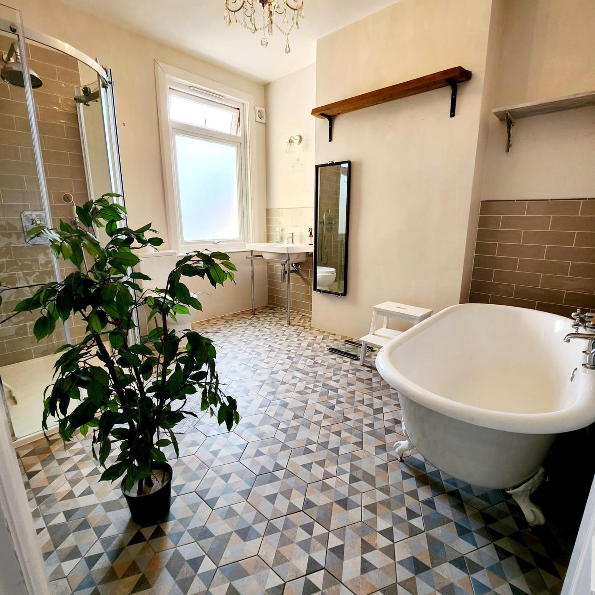 Contemporary 3 Bed House With Spacious Garden Close To Stratford & Canary Wharf * Londen