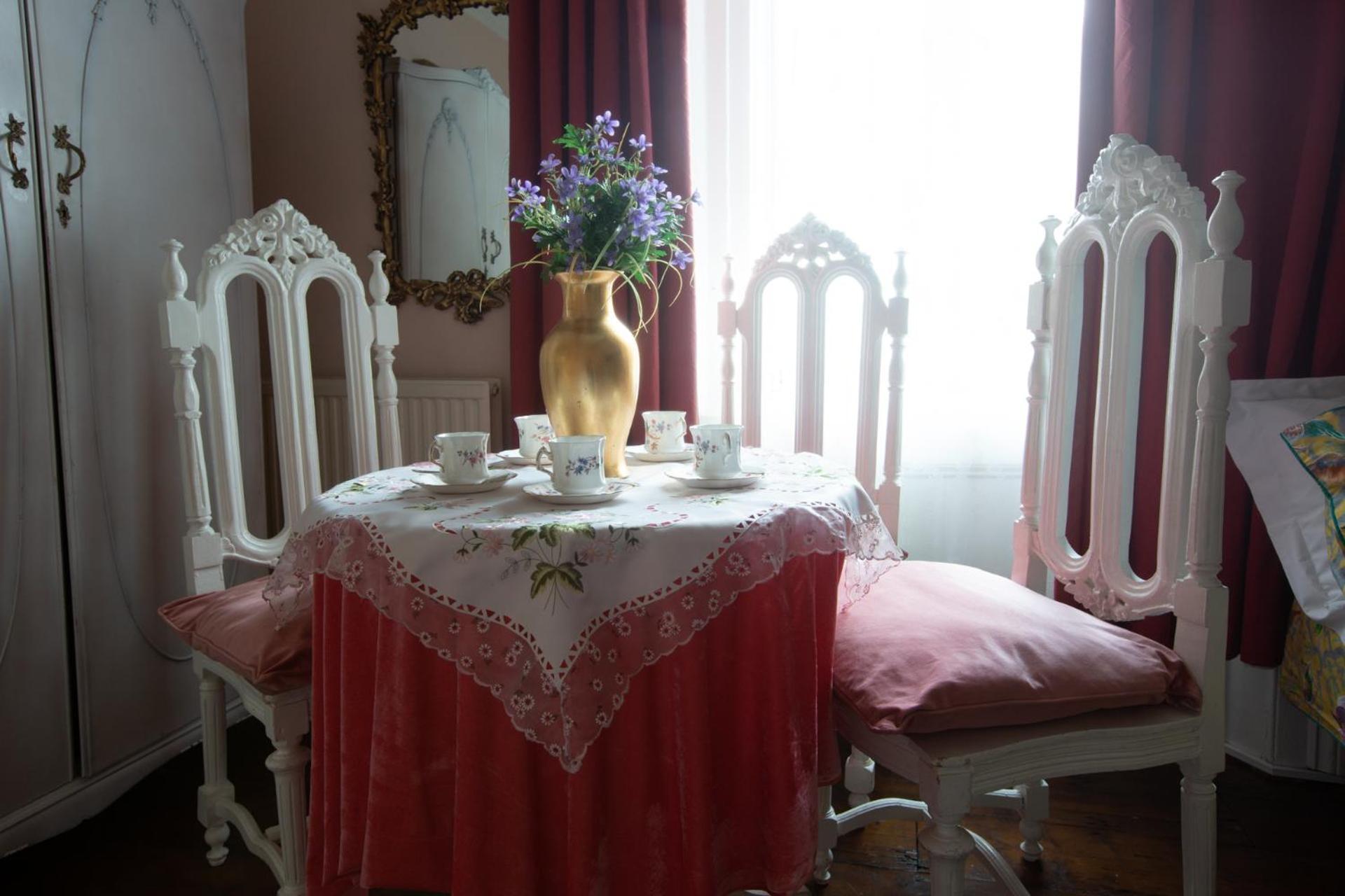 Dawson Place, Juliette's Londres