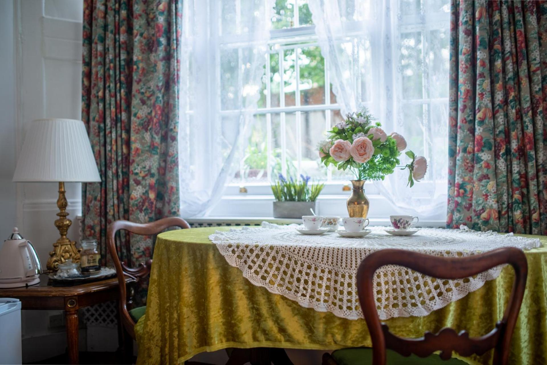 Dawson Place, Juliette's