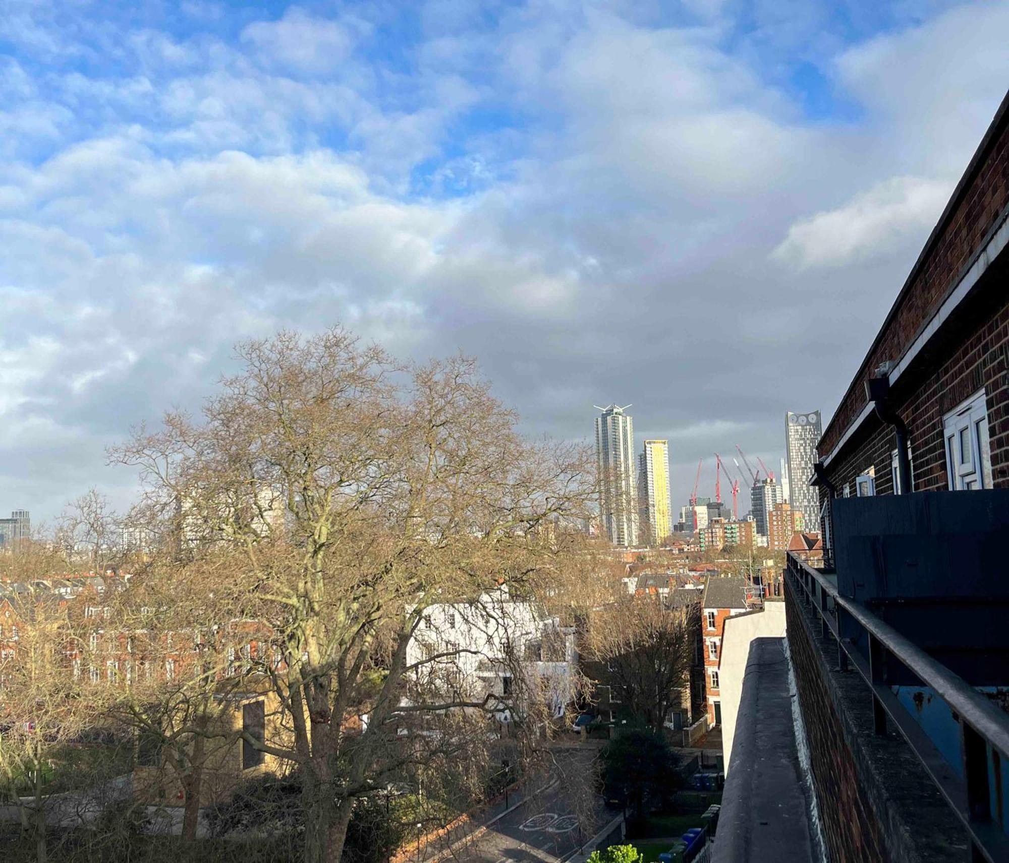 Kennington Flat With Balcony, King Size Bed And Free Parking Overlooking Park Lejlighed *