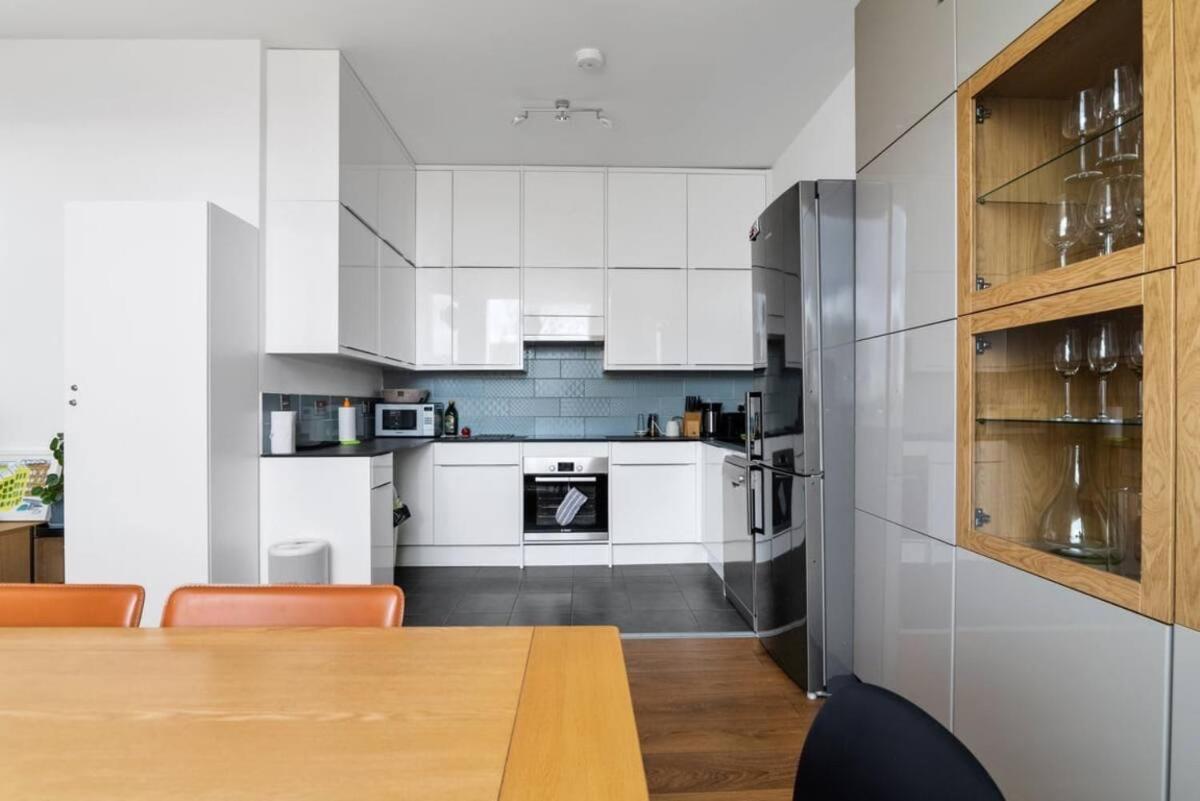 Luxury Modern Flat Near Excel, 02 & Canary Wharf Lägenhet *
