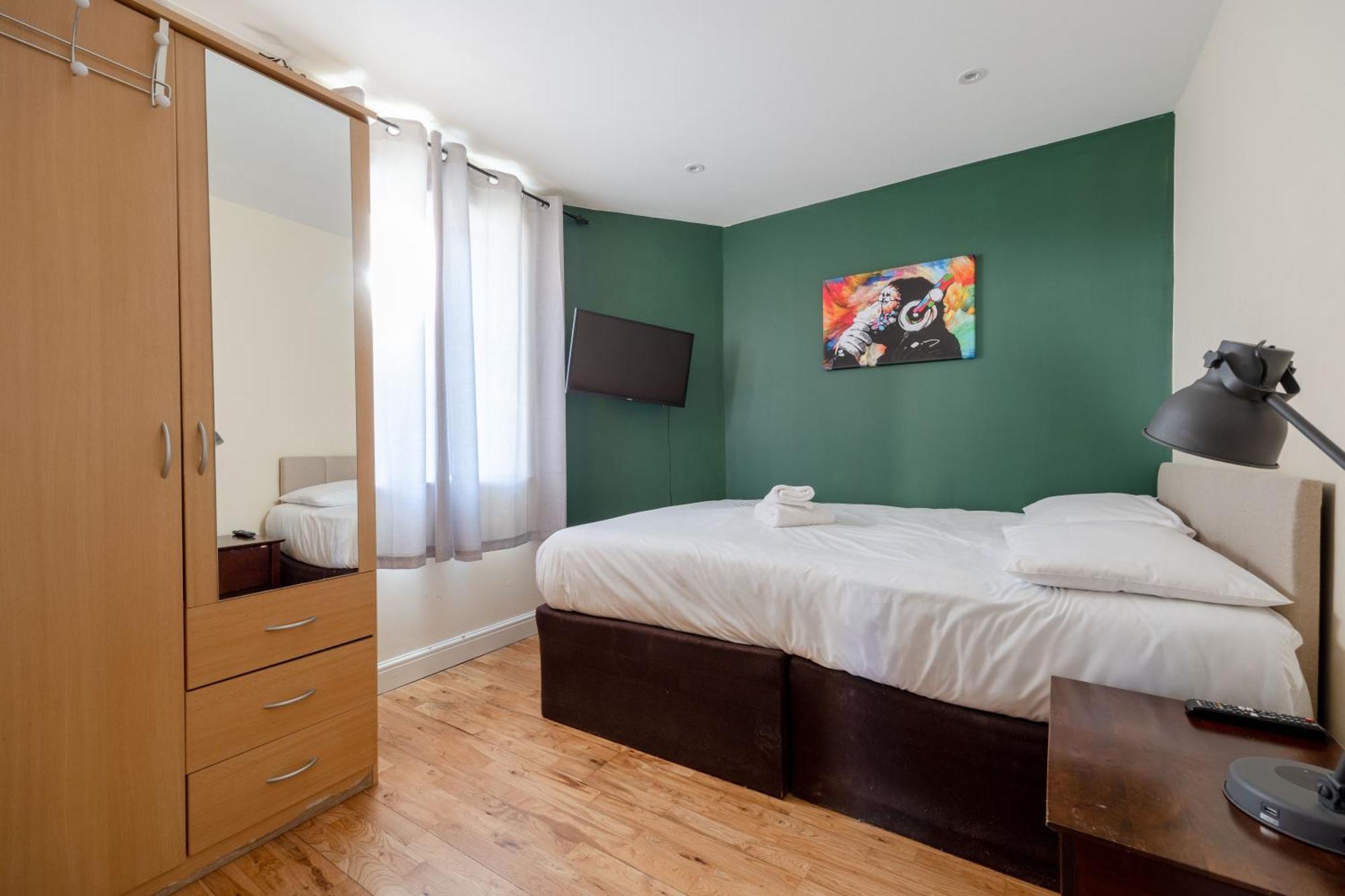 Big House Close To Metro Underground - Sleeps Up To 13 Gasthuis Londen
