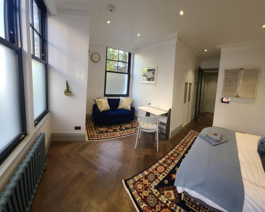New Boutique Ground Floor * Londen