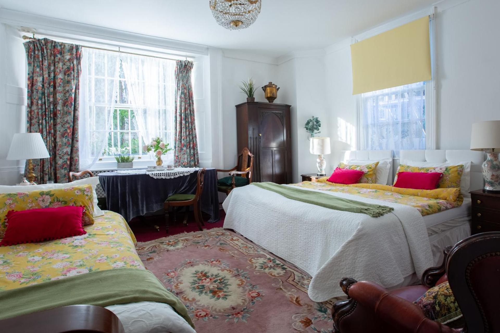 Dawson Place, Juliette's Londres