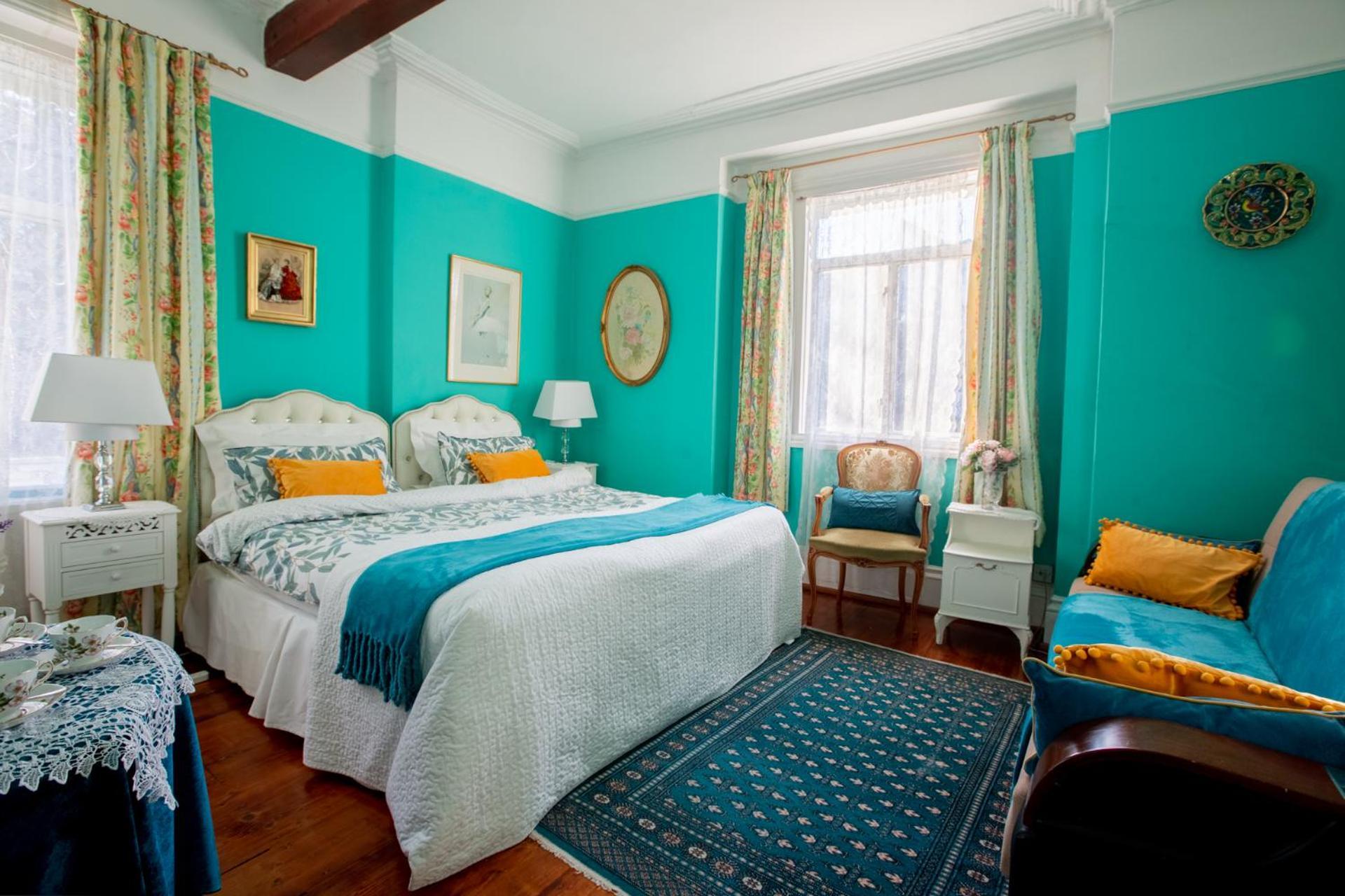 Dawson Place, Juliette's Londres