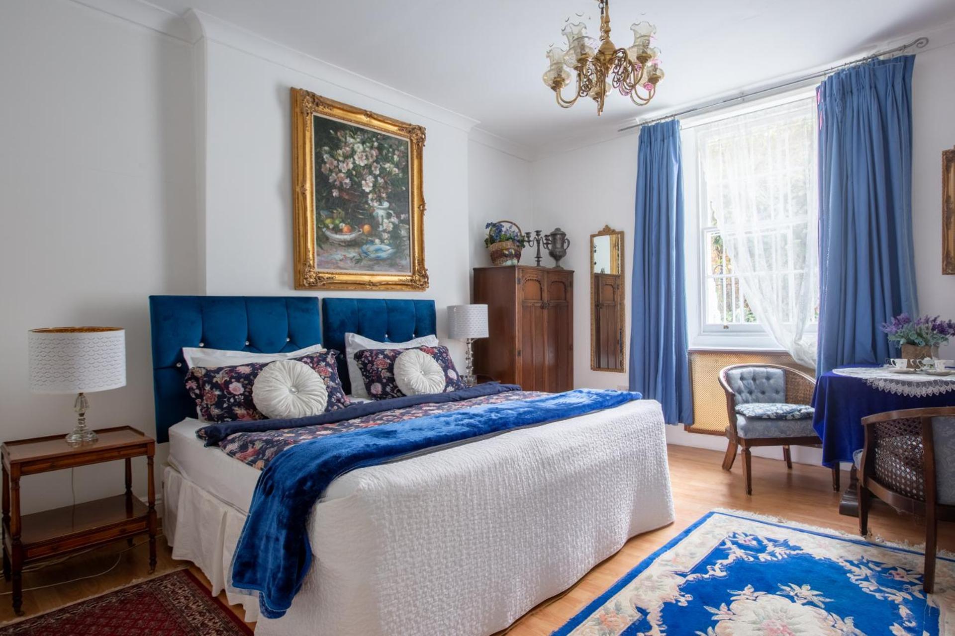 Dawson Place, Juliette's Londres