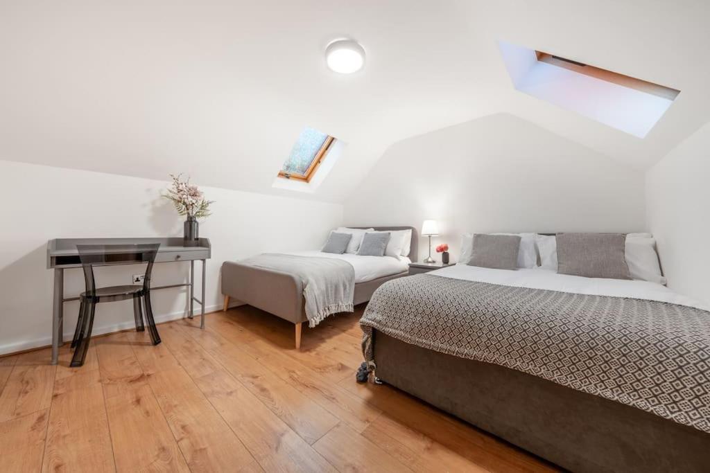 Vakantiehuis 4 Beds - Tooting - 20 Min To - Free Parking