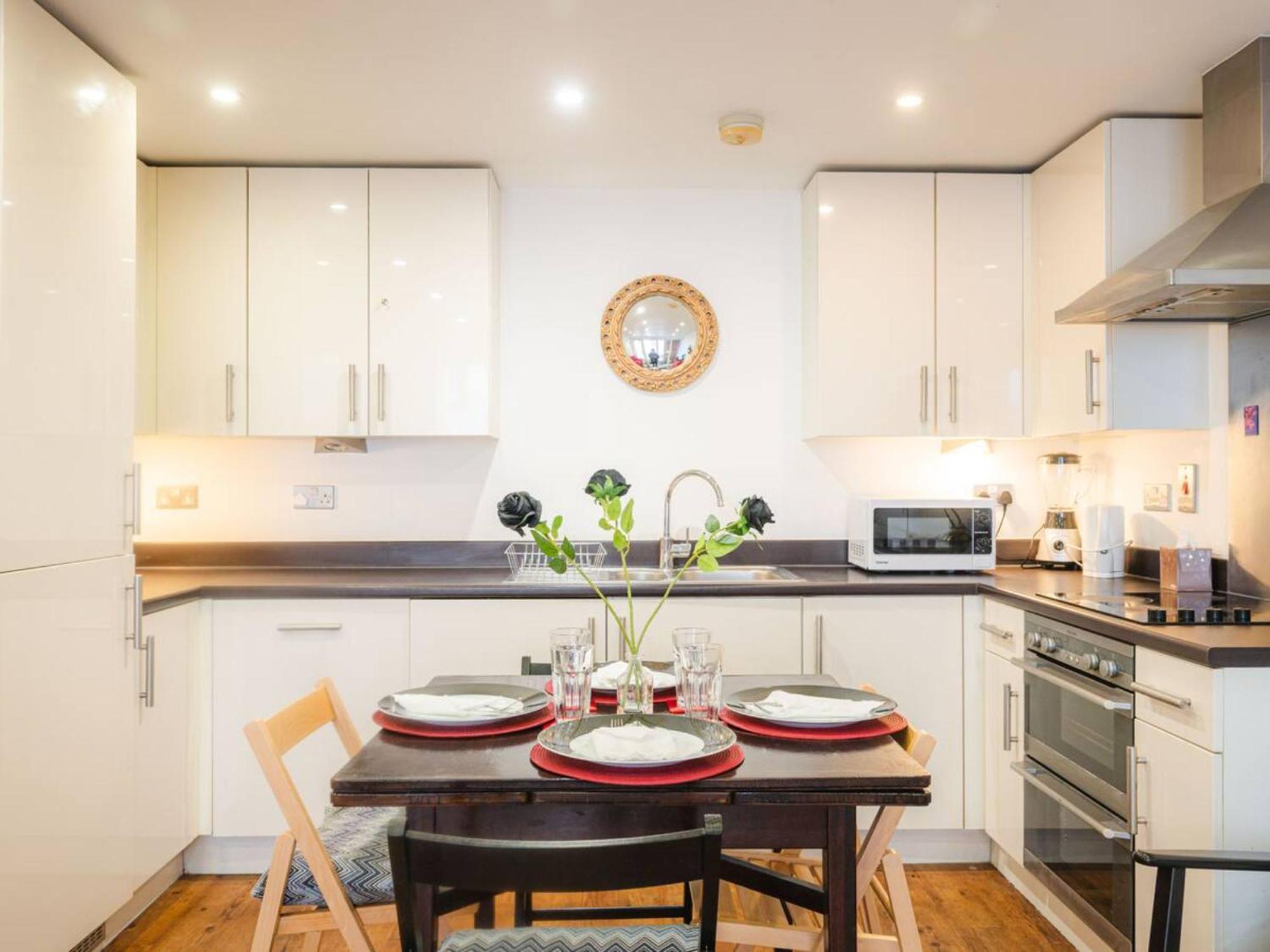 Pass The Keys Modern 2-bed With Private Balcony, Near Dalston Junction Station - Ideal Urban Retreat! Appartement Londen