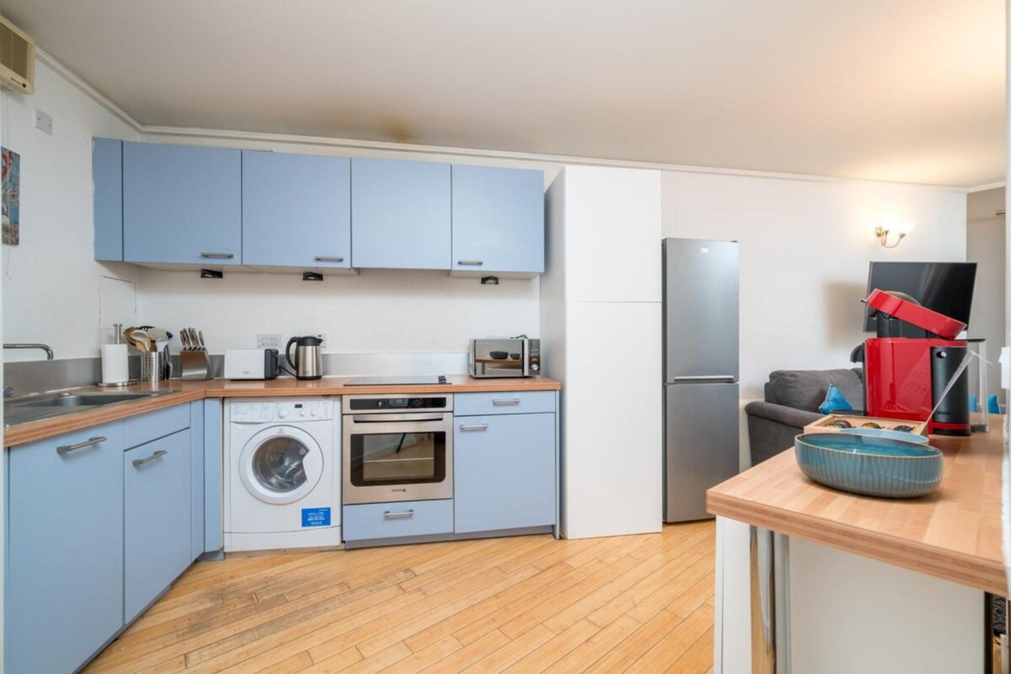 Appartamento Lovely 3bd Flat, Parking, Sleeps Six Close To O2