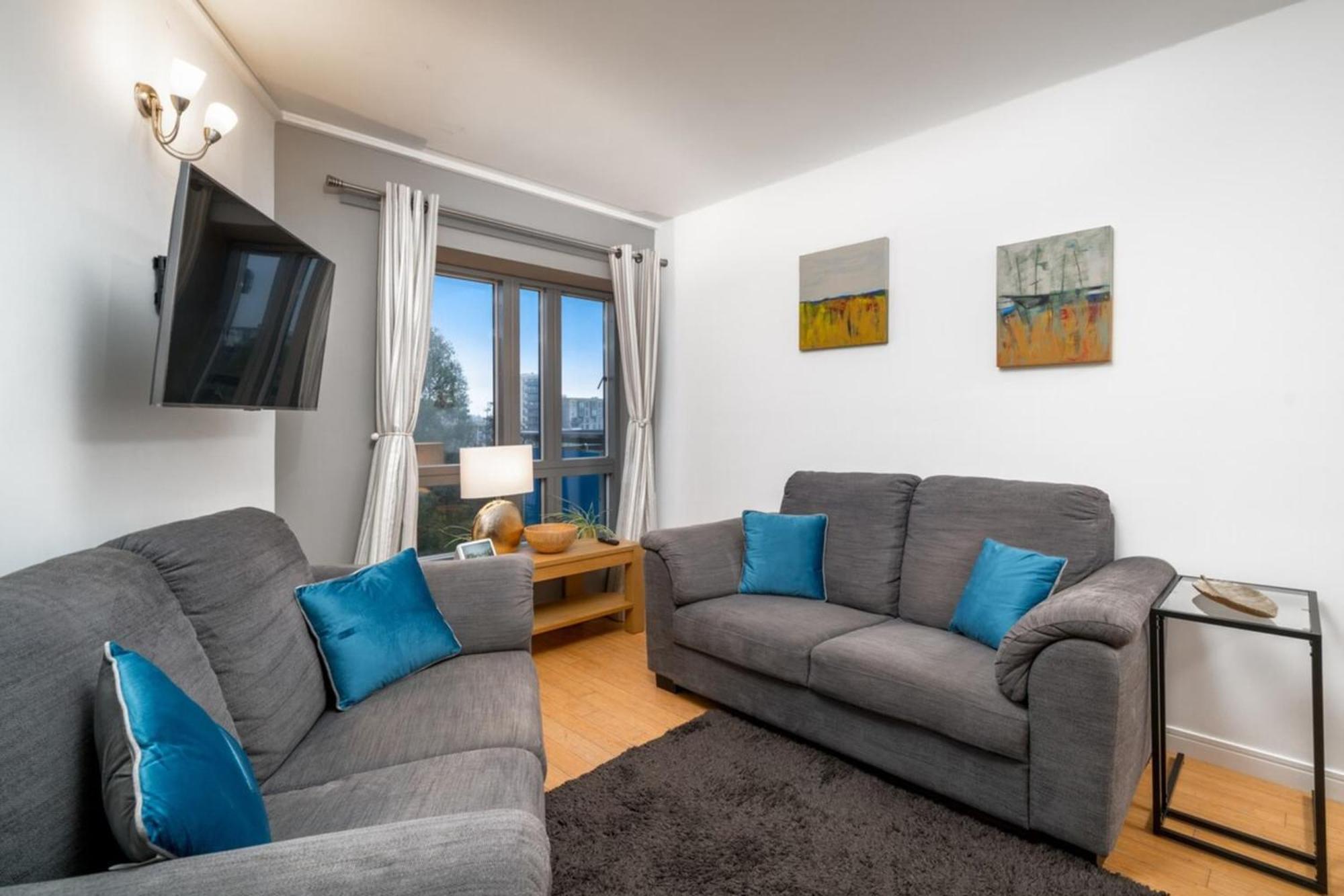 Appartamento Lovely 3bd Flat, Parking, Sleeps Six Close To O2