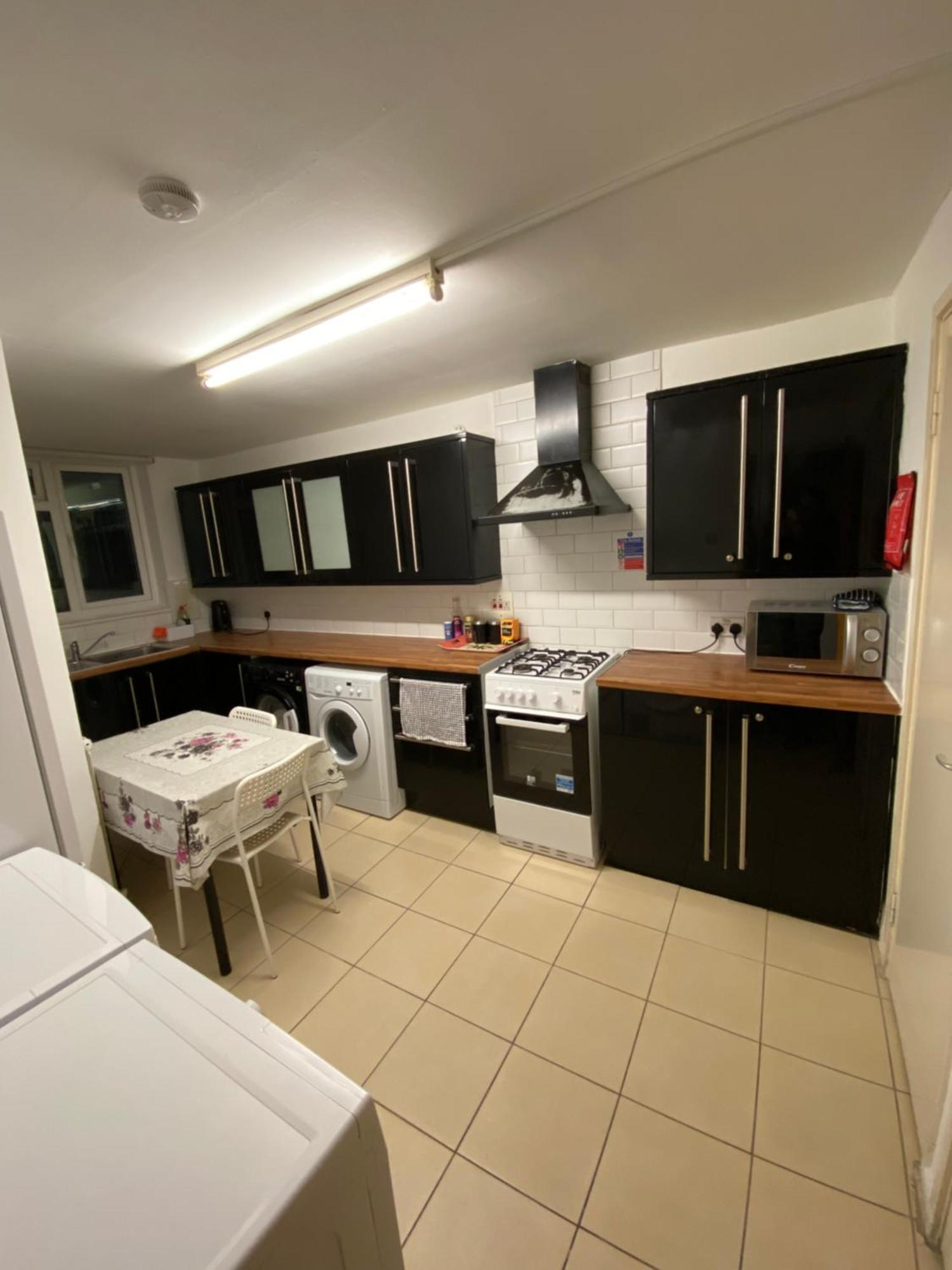 Fabulous Private Bedrooms Near Euston Station, Central London *