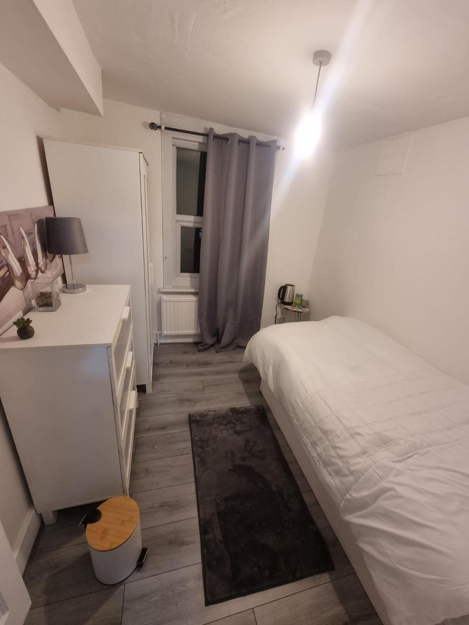 Gasthof Cozy 25 Min Liverpool Street