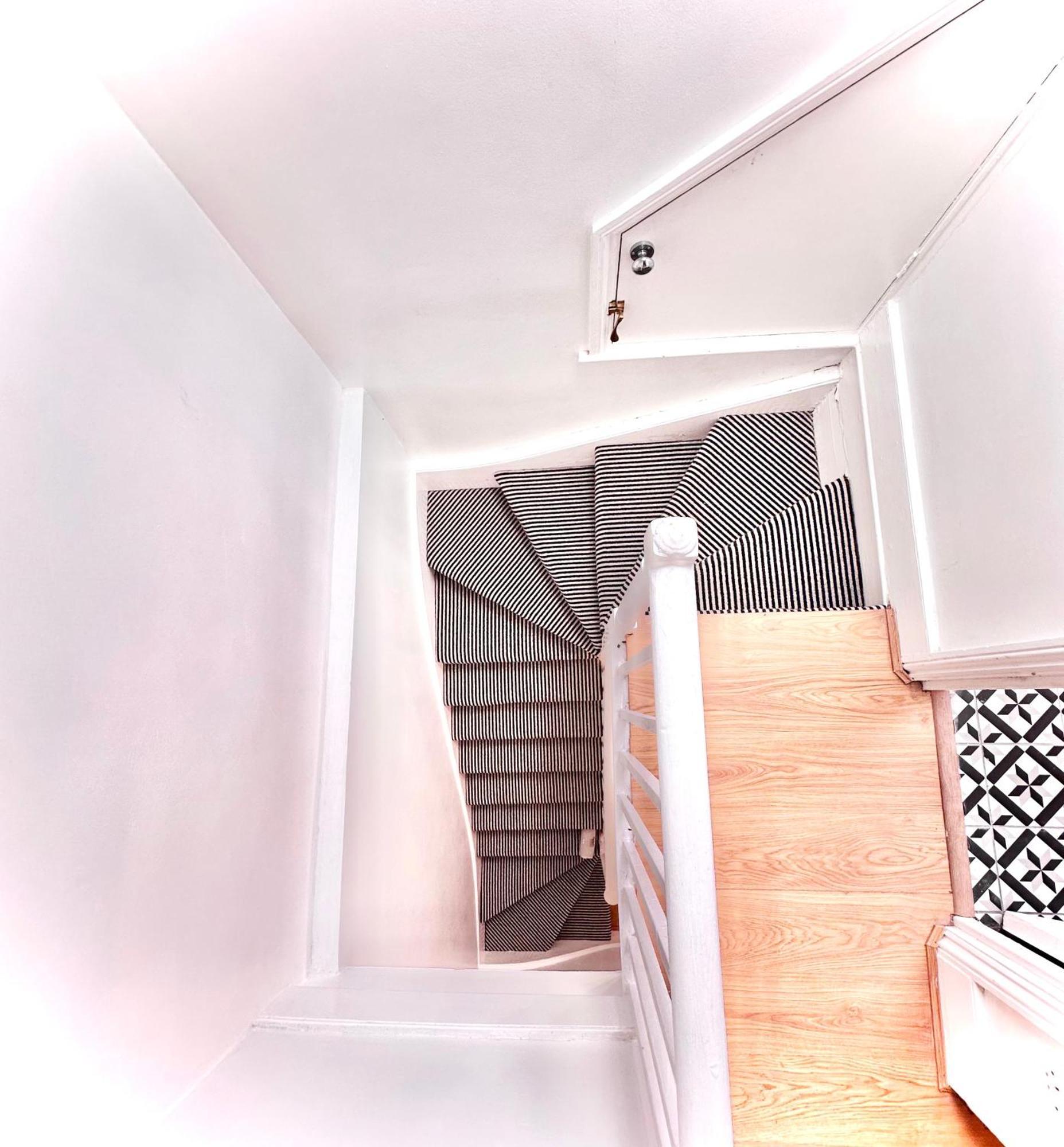 Enticing 2 Bedroom Flat With Mini-garden In Hackney, Lower Clapton Lägenhet London