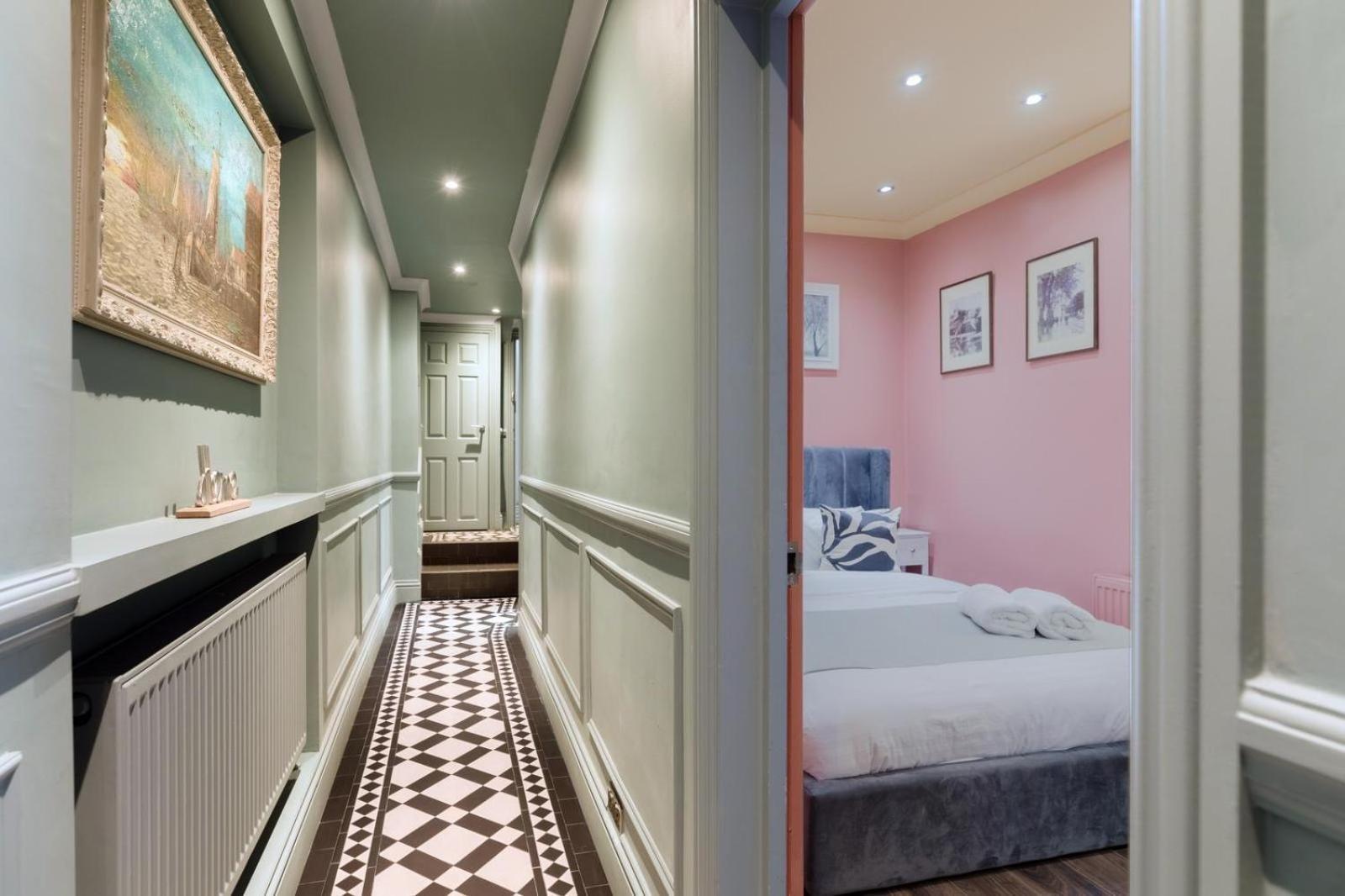 Stylish 2 Bedrooms Flat Sleeps 6 & Garden Zone 2 Cls