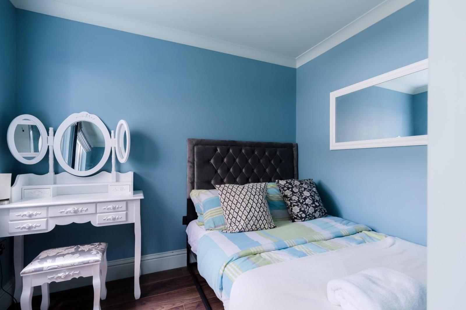 Appartement Stylish 2 Bedrooms Flat Sleeps 6 & Garden Zone 2 Cls Londen