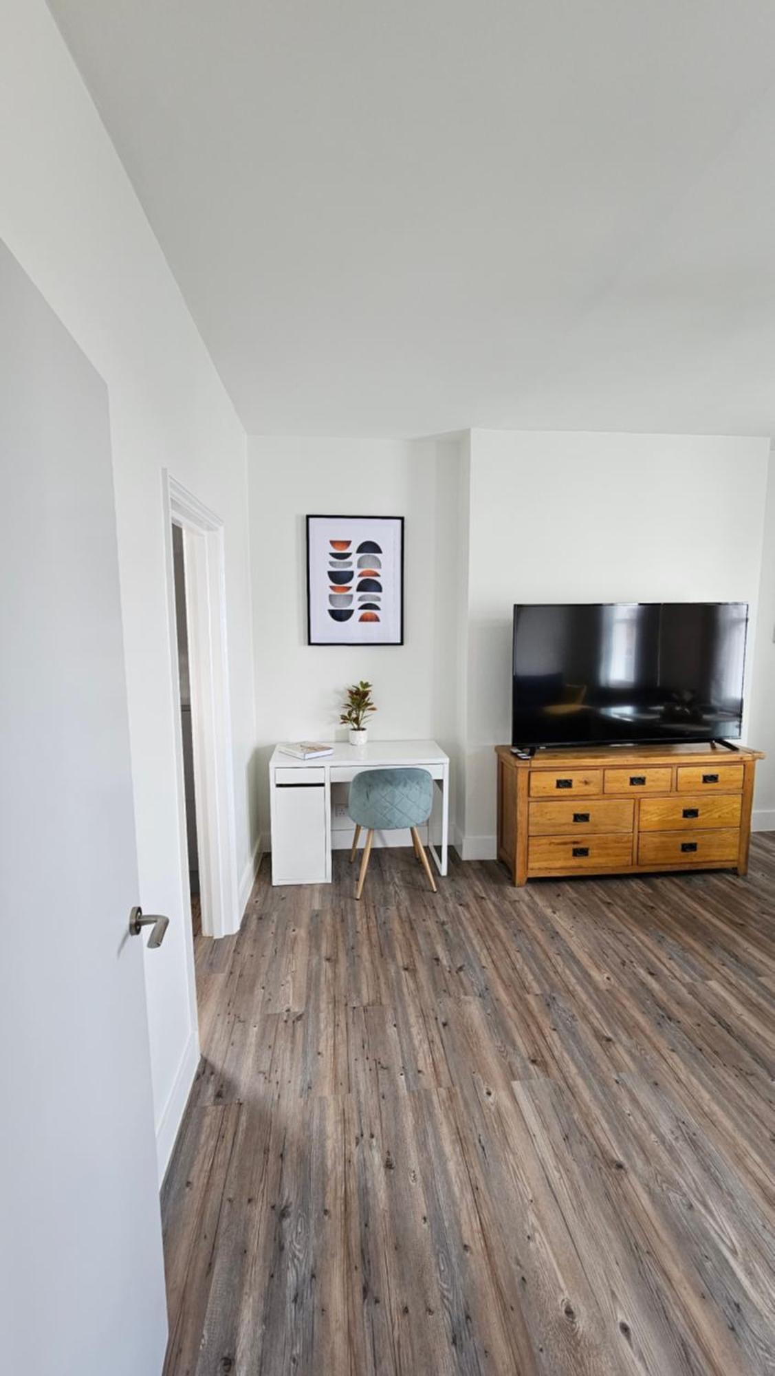 Luxury Chelsea- Fulham Apartment London