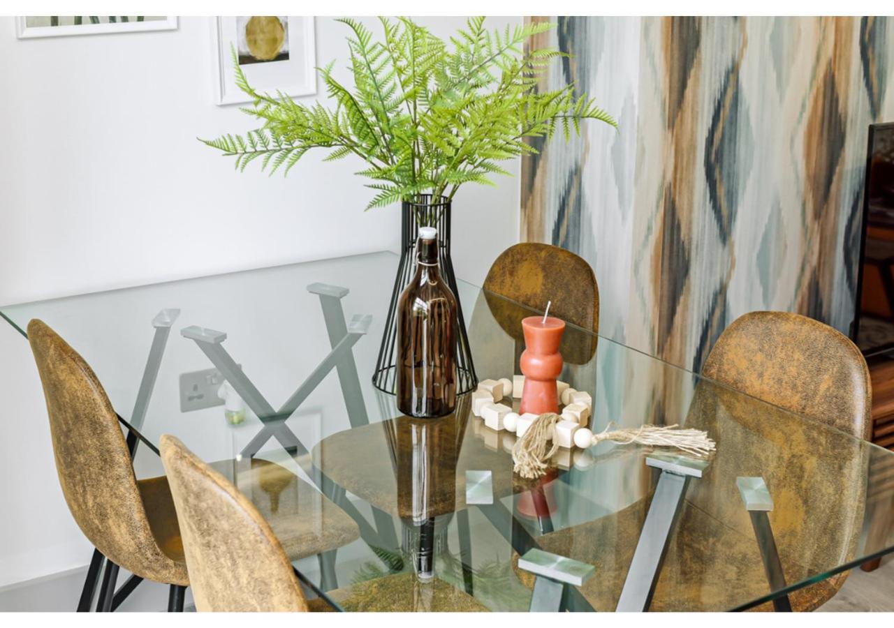 Appartement Modern Comforts 2 Bd Flat - Sleeps 5 *
