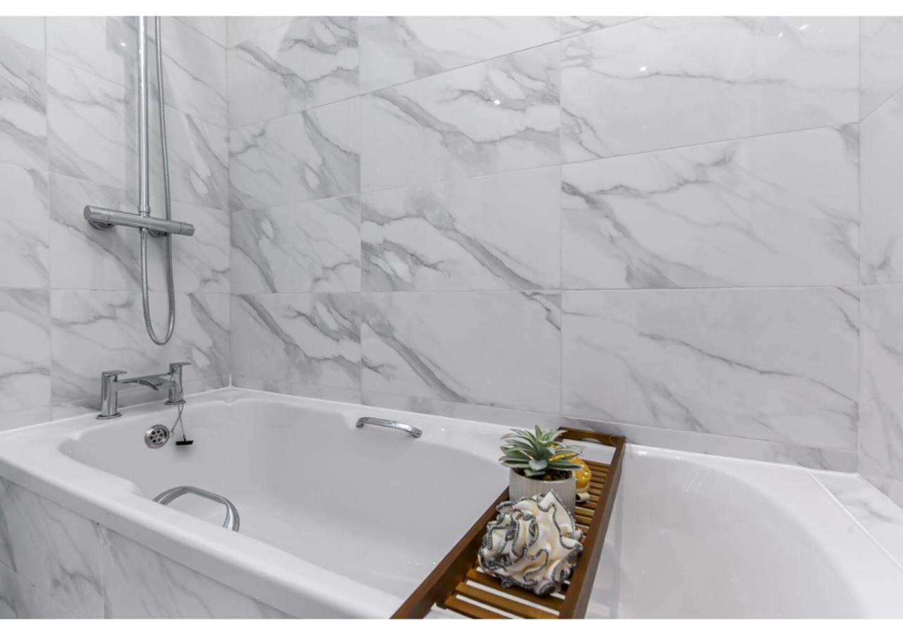 Appartement Modern Comforts 2 Bd Flat - Sleeps 5