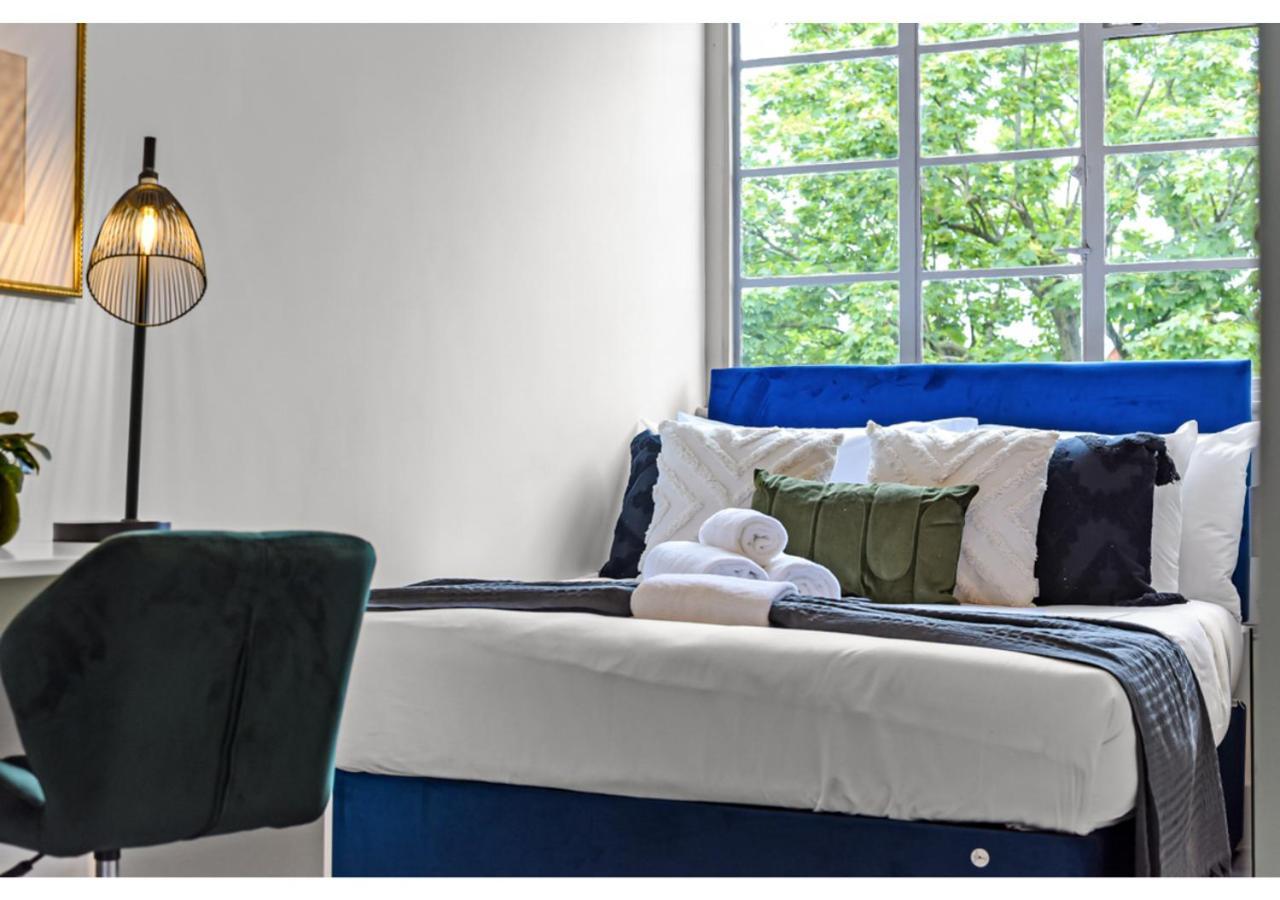 Modern Comforts 2 Bd Flat - Sleeps 5 Appartement