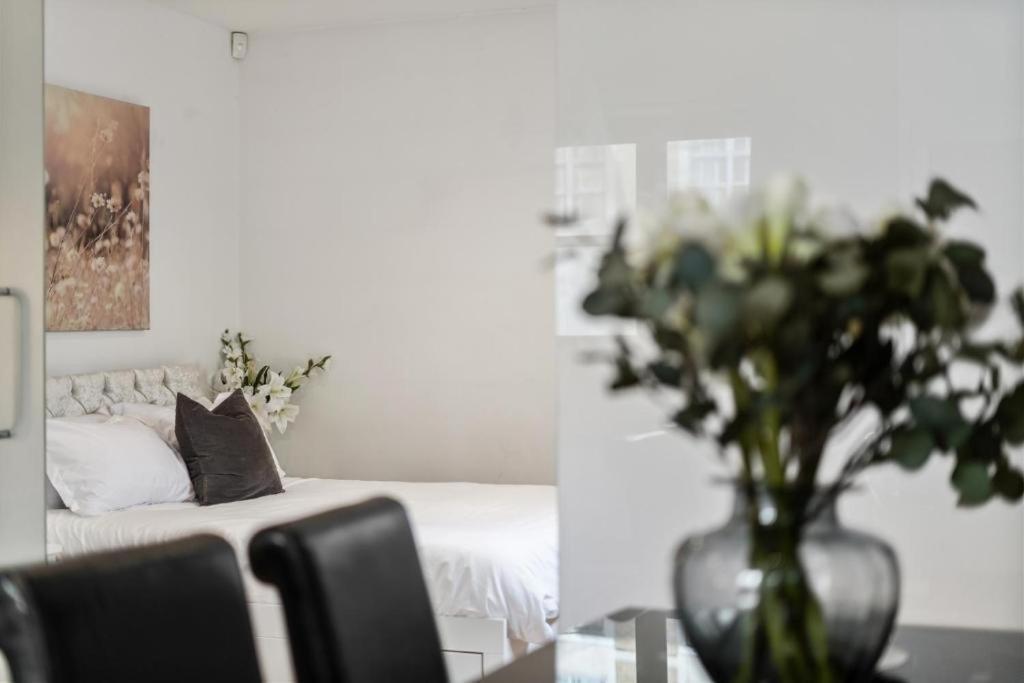 2 Bedroom Tower Bridge With Free Secure Gated Parking - Perfect For Long Appartamento Londra