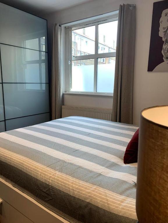 2 Bedroom Tower Bridge With Free Secure Gated Parking - Perfect For Long Appartamento