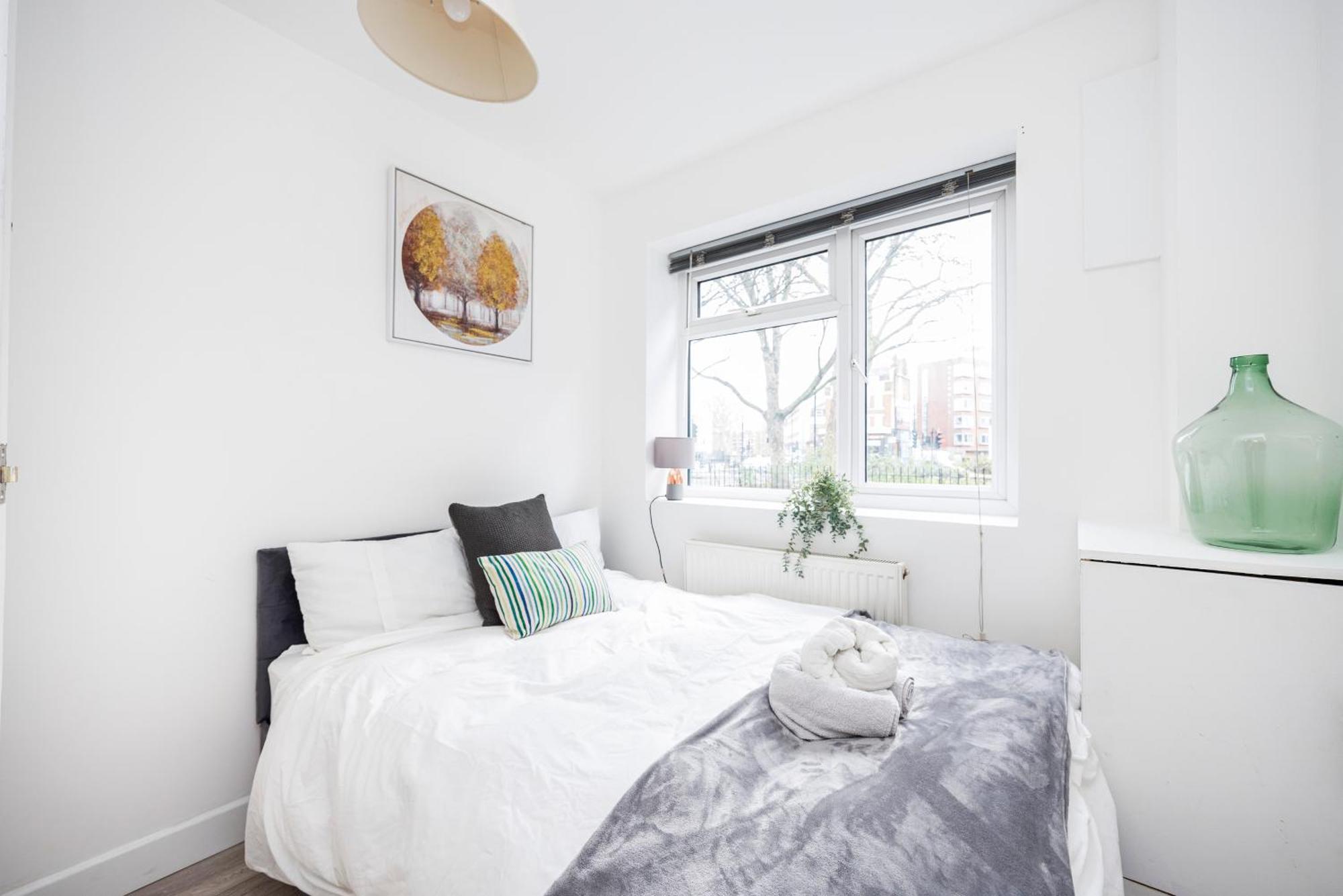 3 Bedroom Flat Near Old Street * Londra