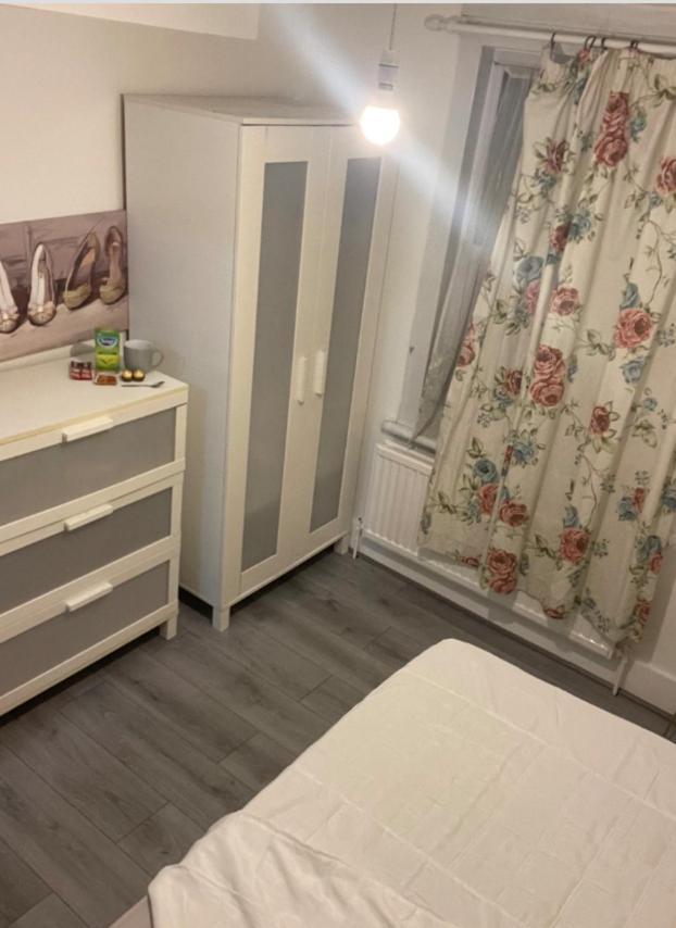Gasthof Cozy 25 Min Liverpool Street London