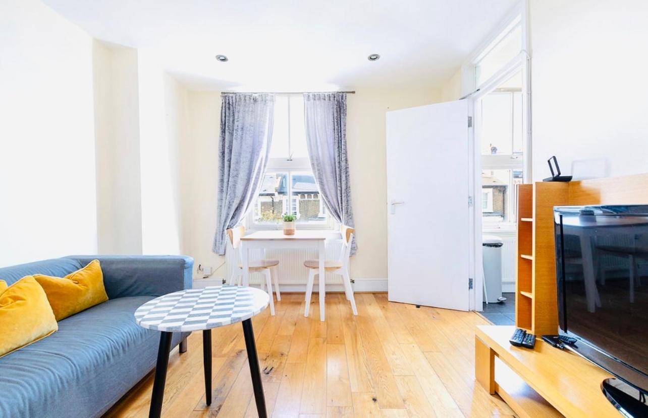 Lägenhet Charming Apartment, Sleeps 4- 15 Mins To
