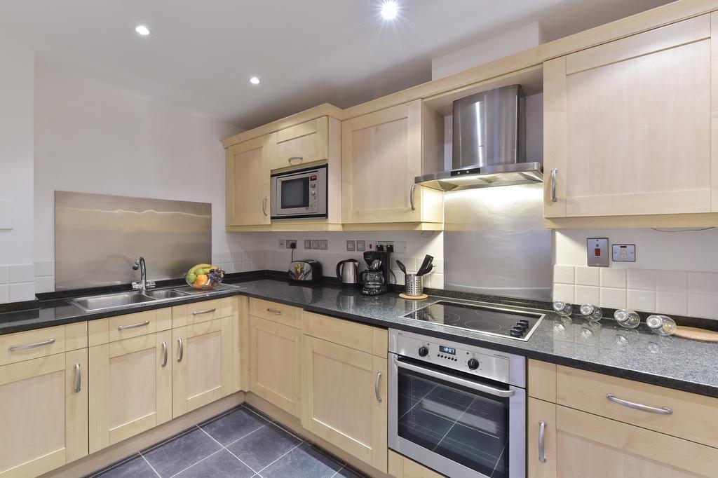 Apartment Beautiful 4-bedroom Flat In Bridge/borough! *