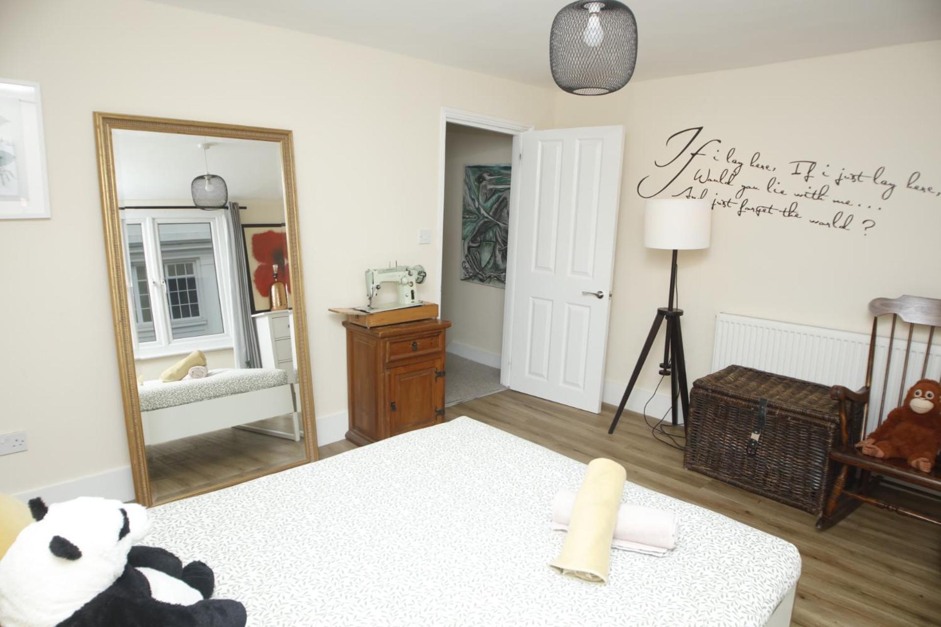 Cosy Camden 2 Bedroom With Terrace Apartment