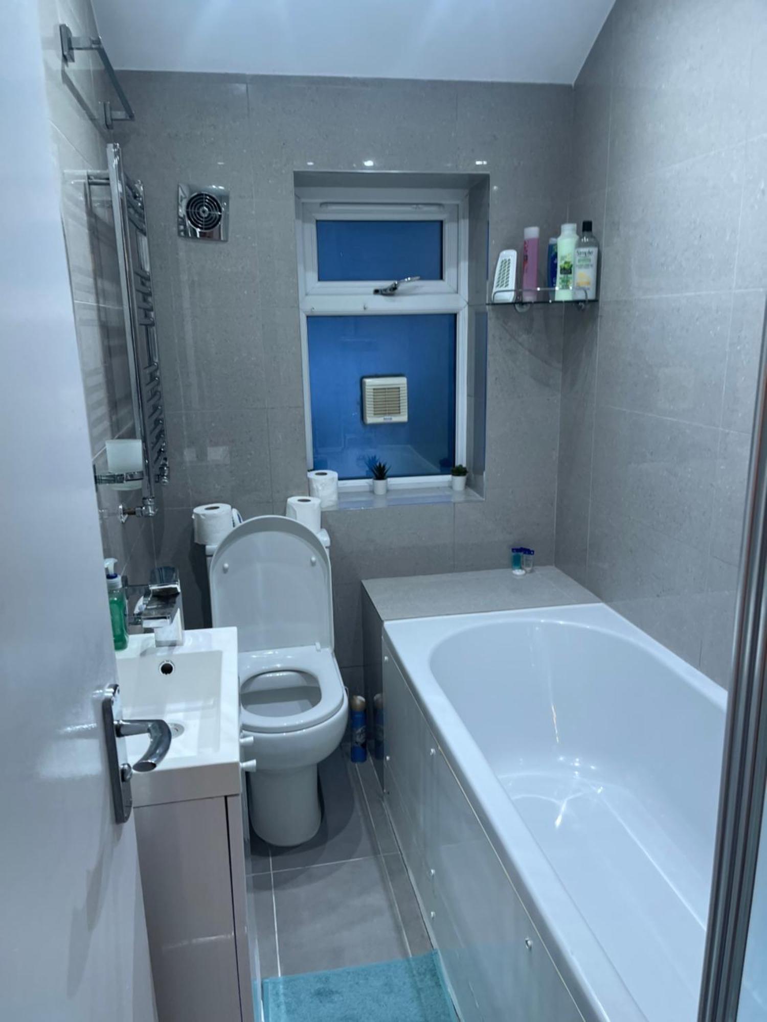 Tooting - Cosy 2 Bedroom House With Garden, 5 Mins Walk To Tube Station Hébergement de vacances