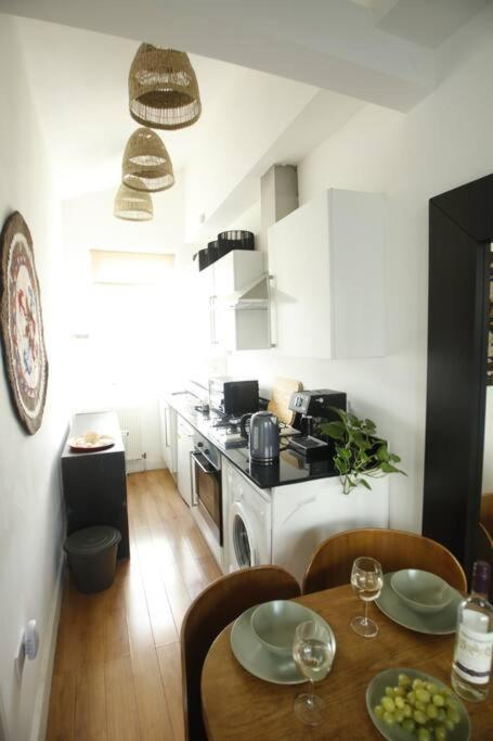 Very Nice Flat Close To Camden Station Apartment