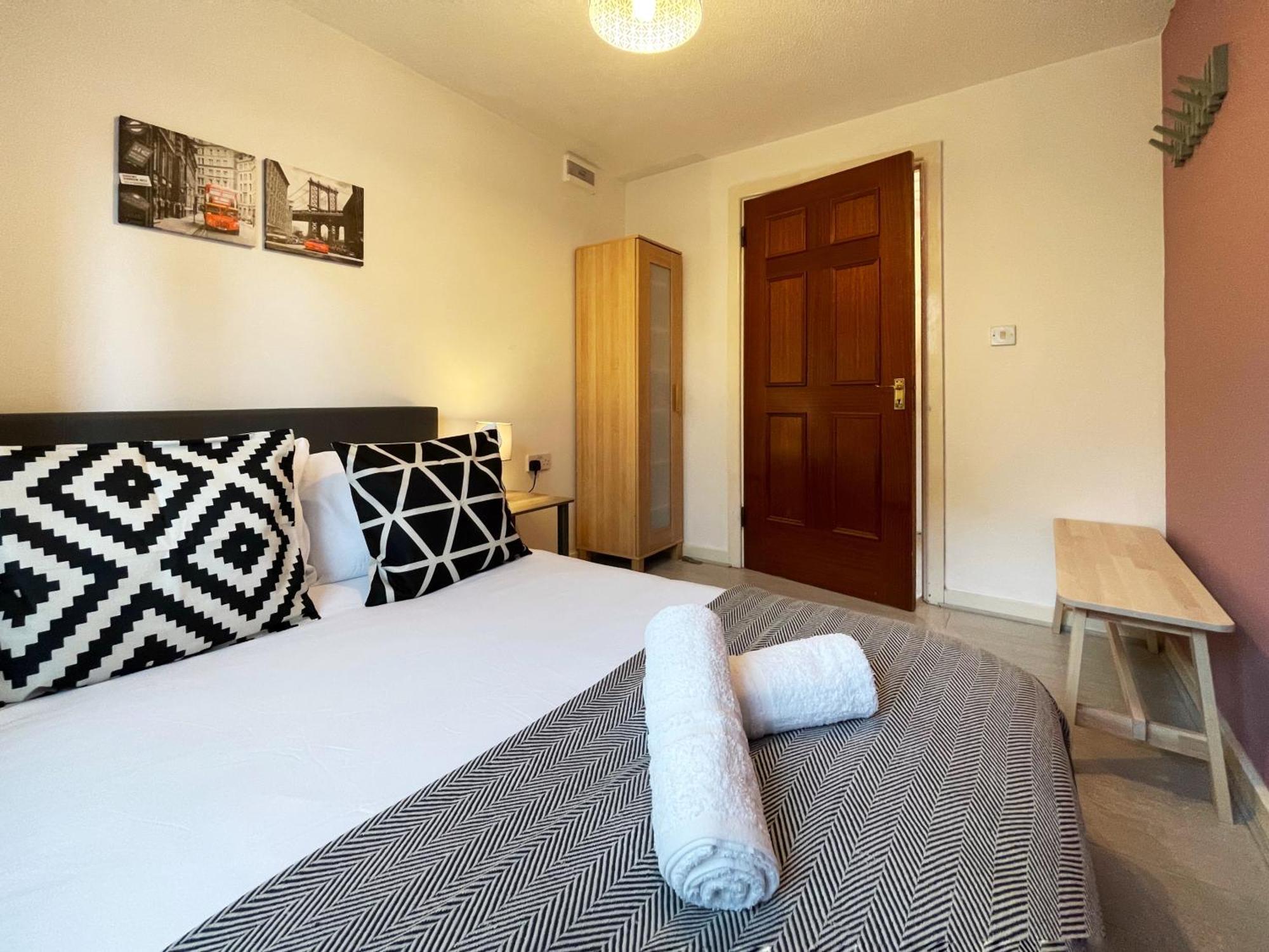 Rebecca Place At Whitechapel - 2 Double Beds, 1 Sofa Bed, Max 5 People Londres