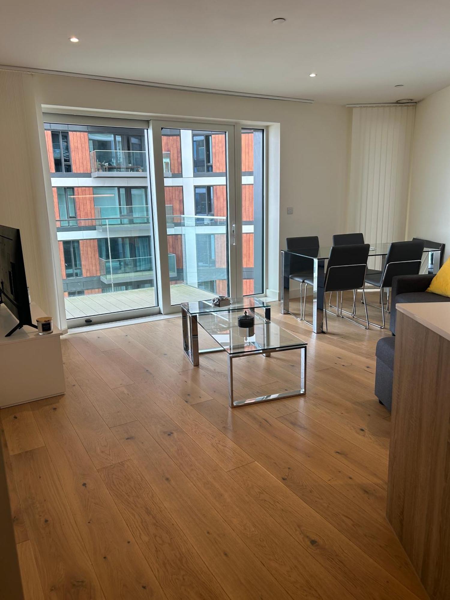Luxury Riverside With Easy Access To London, O2, Excel Centre And Parking * Londra