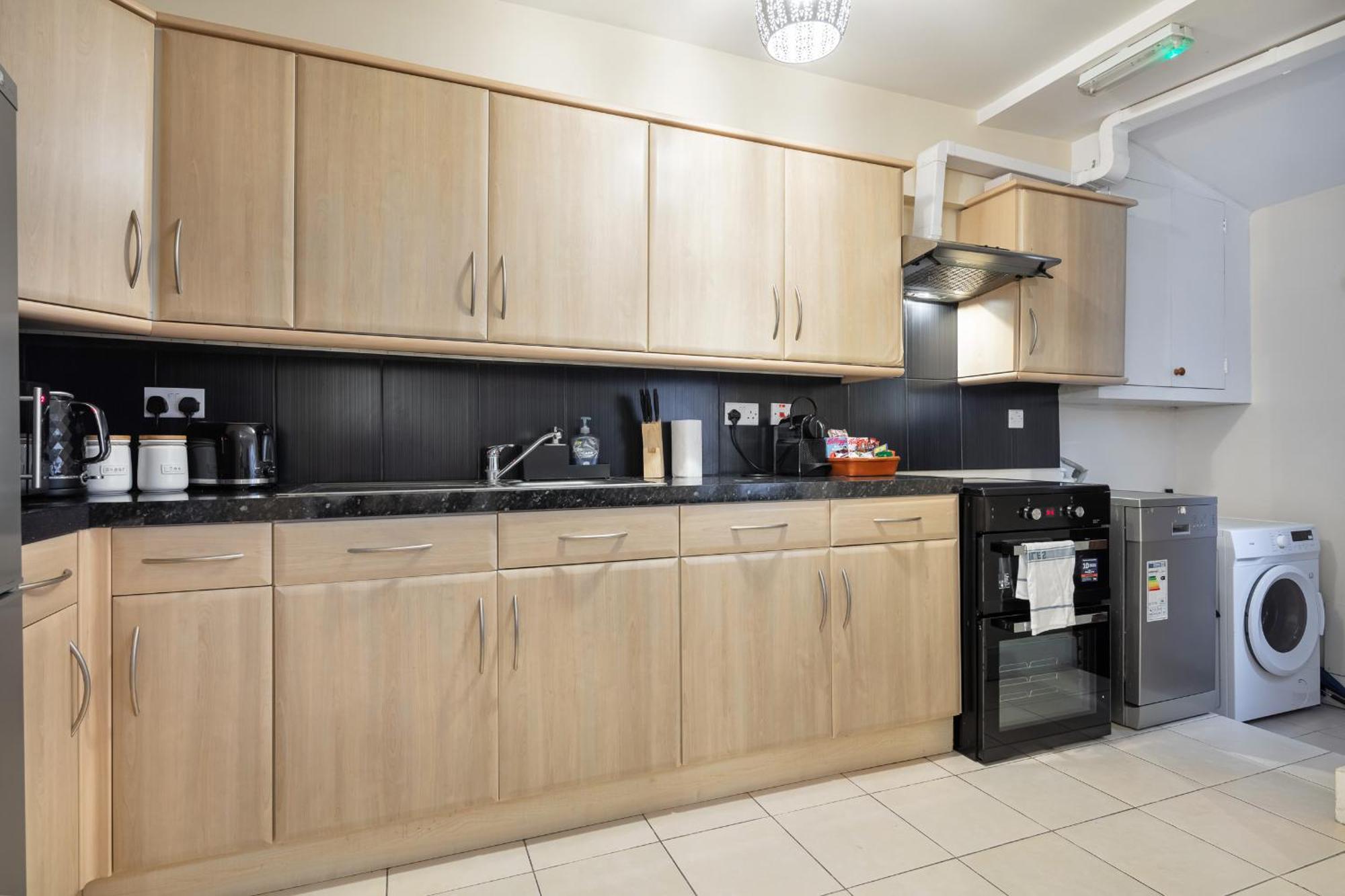 Apartment Elegant Kensington With Patio London